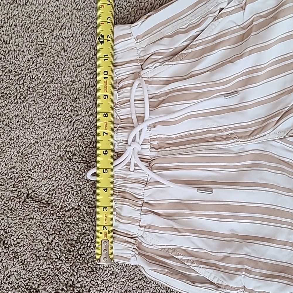 Drawstring Pull On Shorts - Picture 9 of 10